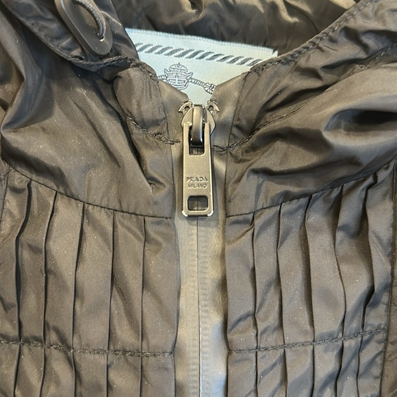 ❌sold❌Authentic prada rain jacket - Picture 9 of 10